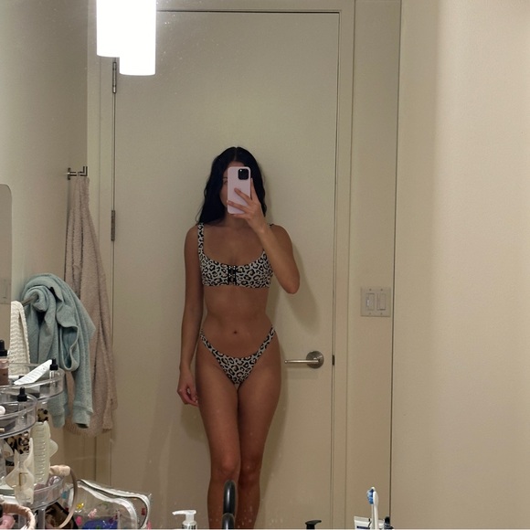 Blue Life Scrunched Skimpy Snow Leopard Set M top S Bottom - Picture 3 of 3